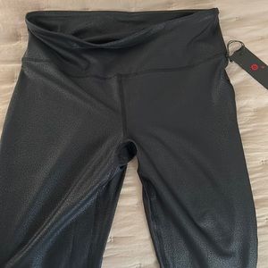 Pebble faux leather leggings